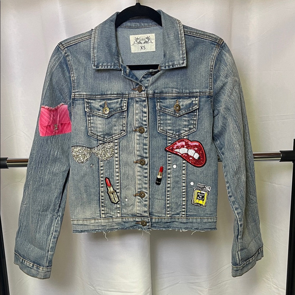 So Nikki girls denim jacket various fashion-themed patches &embellishments XS
